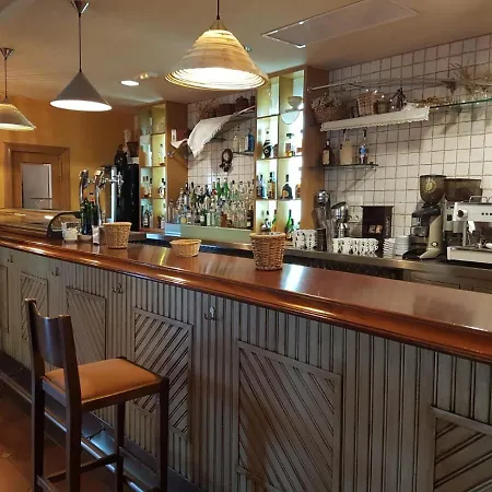 Отель Restaurante La Alhama