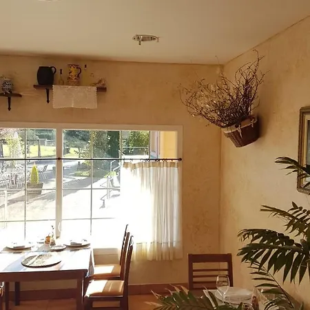 Restaurante La Alhama Отель Медина де Помар