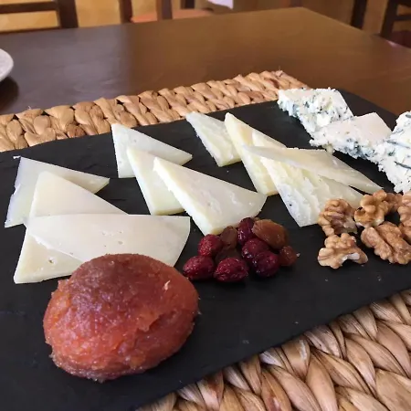 Restaurante La Alhama Отель Медина де Помар