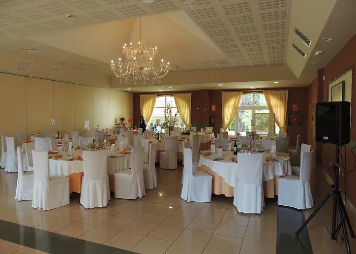 Restaurante La Alhama 3* 메디나 데 포마르