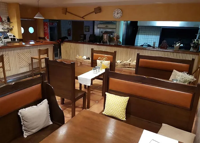 Restaurante La Alhama 호텔 3*